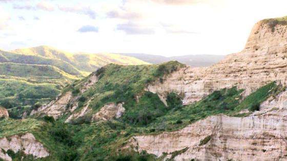 Hike to The Sinks, Limestone Canyon