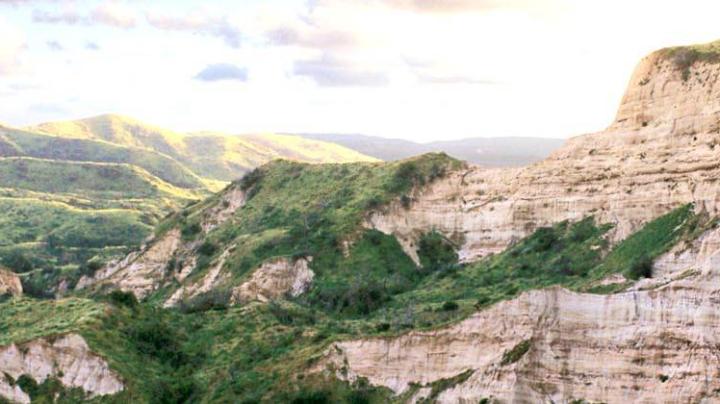 Hike to The Sinks, Limestone Canyon
